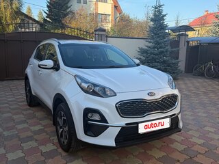 2019 Kia Sportage IV Рестайлинг, белый, 2600000 рублей, вид 4