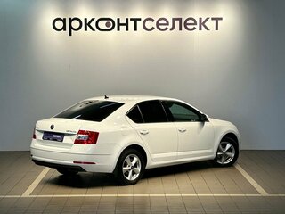 2017 Skoda Octavia III (A7) Рестайлинг, белый, 1566000 рублей, вид 2