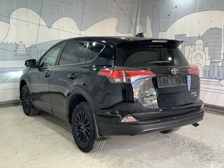 2017 Toyota RAV4 IV (XA40) Рестайлинг, чёрный, 2300000 рублей, вид 3