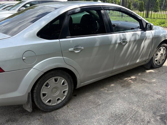 2008 Ford Focus II Рестайлинг, серебристый, 450000 рублей - вид 2