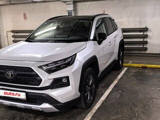 2025 Toyota RAV4 V (XA50), белый, 4450000 рублей, вид 1