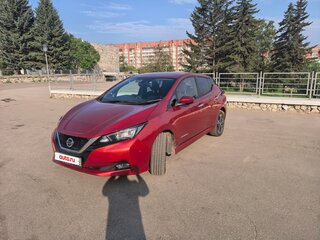 2018 Nissan Leaf II (ZE1), красный, 1900000 рублей, вид 3