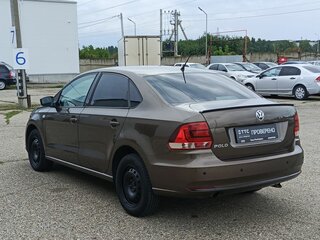 2015 Volkswagen Polo V Рестайлинг, коричневый, 680000 рублей, вид 5