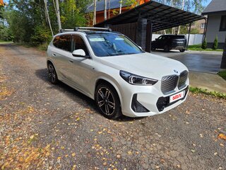 2023 BMW iX1 xDrive 30L, белый, 4700000 рублей, вид 4