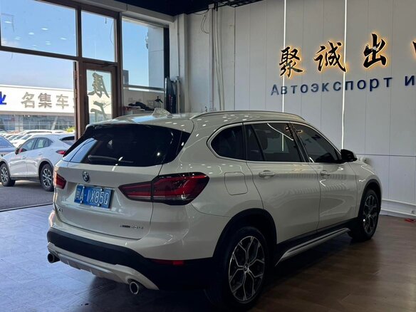 2022 BMW X1 Long 20Li sDrive II (F48) Рестайлинг, белый, 1900000 рублей - вид 3