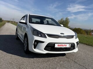 2020 Kia Rio IV Рестайлинг, белый, 2100000 рублей, вид 2