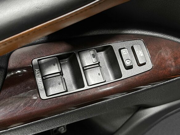 2012 Lexus LX 570 III Рестайлинг, белый, 4190000 рублей - вид 15