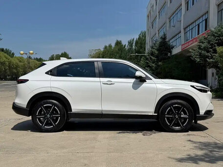 2023 Honda Vezel II, белый, 1900000 рублей, вид 4