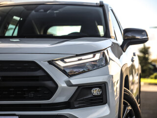 2025 Toyota RAV4 V (XA50), белый, 3823777 рублей, вид 2