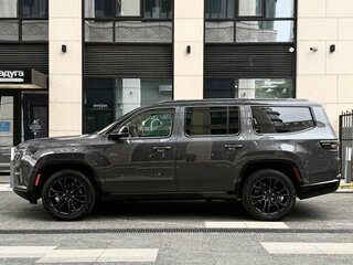 2026 Jeep Wagoneer Grand WS, серый, 16490000 рублей, вид 3