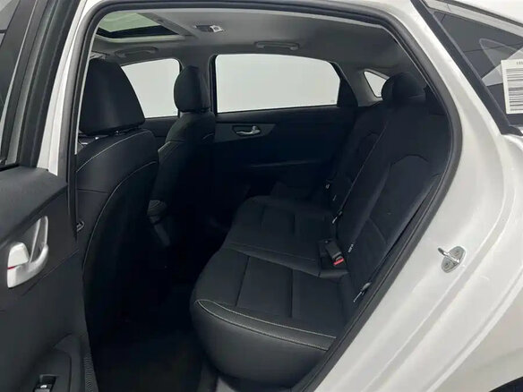 2023 Kia K3 II (China Market) Рестайлинг, белый, 1641255 рублей - вид 15
