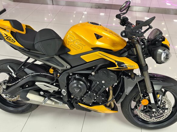 2025 Triumph Street Triple, жёлтый, 1550000 рублей - вид 28