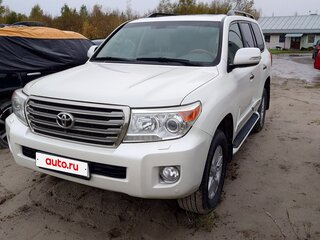 2013 Toyota Land Cruiser 200 Series Рестайлинг 1, белый, 4300000 рублей, вид 2