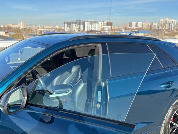 2021 Audi Q8 55 TFSI I (4M), синий, 9690000 рублей - вид 24