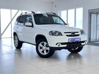 2016 Chevrolet Niva I Рестайлинг, белый, 790000 рублей, вид 3