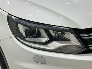 2013 Volkswagen Tiguan I Рестайлинг, белый, 1370000 рублей, вид 5