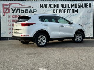 2017 Kia Sportage IV, белый, 1990000 рублей, вид 4