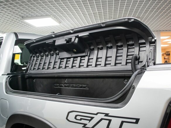 2026 Ram 1500 Crew Cab V Рестайлинг, серебристый, 10199000 рублей - вид 28