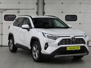 2021 Toyota RAV4 V (XA50), белый, 3187000 рублей, вид 3
