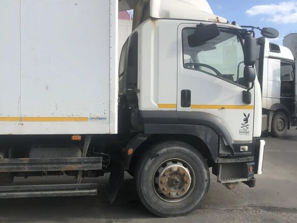 2017 Isuzu Forward (F-Series), белый - вид 1