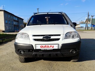 2014 Chevrolet Niva I Рестайлинг, белый, 650000 рублей, вид 2