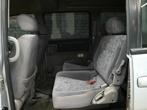 2000 Nissan Serena II (C24), серый - вид 15