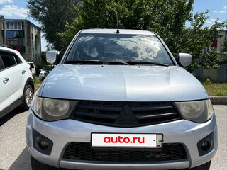 2010 Mitsubishi L200 IV, серебристый, 1300000 рублей, вид 2