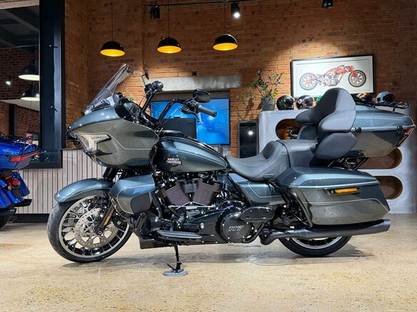2026 Harley-Davidson Road Glide Limited, серый, 4950000 рублей - вид 1