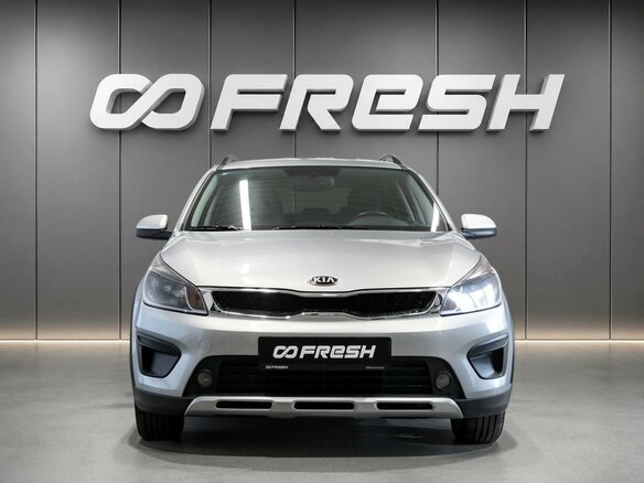 2019 Kia Rio X-Line IV, серебристый, 1540000 рублей - вид 2