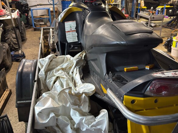 2005 BRP Ski-Doo Mach Z, жёлтый, 550000 рублей - вид 13