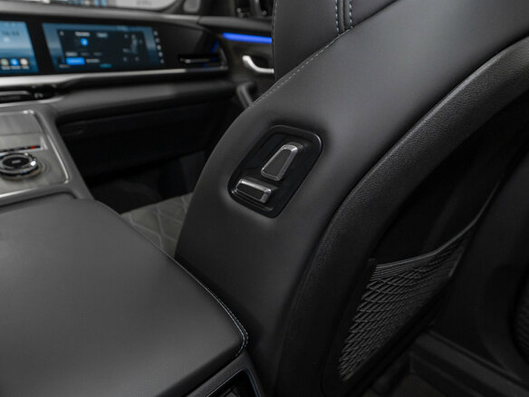 2025 Geely Monjaro (Xingyue L) I Рестайлинг (China Market), чёрный, 3700000 рублей - вид 20