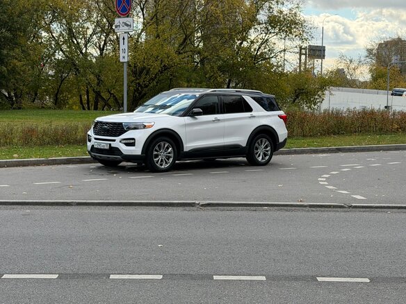 2022 Ford Explorer VI, белый, 3900000 рублей