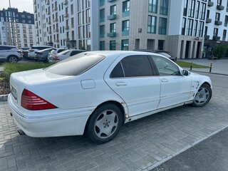 1999 Mercedes-Benz S-Класс 320 IV (W220), белый, 700000 рублей, вид 4
