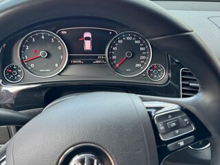 2011 Volkswagen Touareg II, чёрный, 2200000 рублей, вид 5