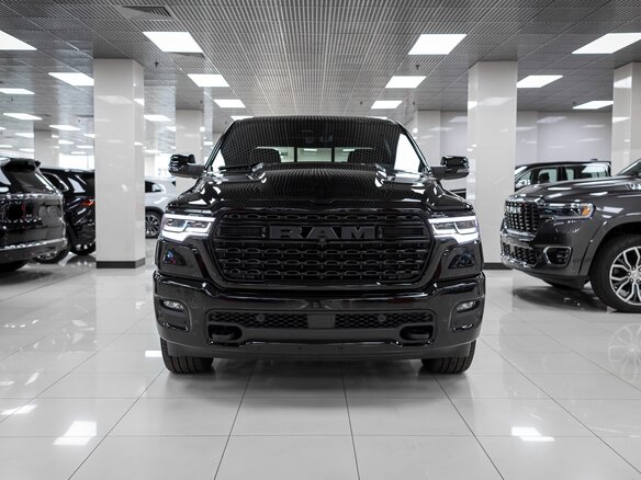 2026 Ram 1500 Crew Cab V Рестайлинг, чёрный, 9650000 рублей - вид 1
