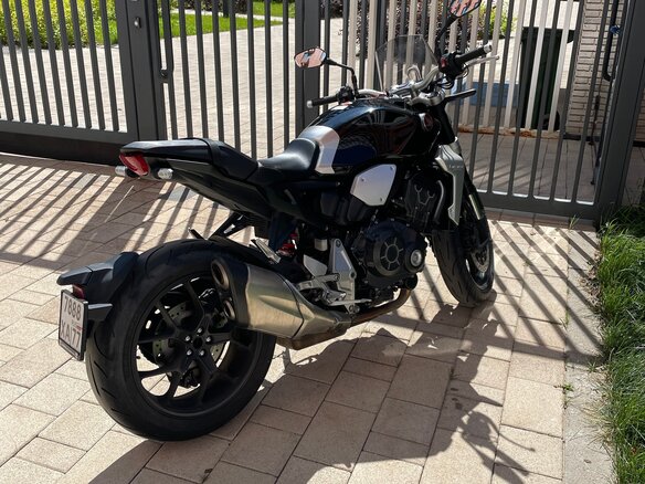 2019 Honda CB 1000R, чёрный, 999999 рублей - вид 2