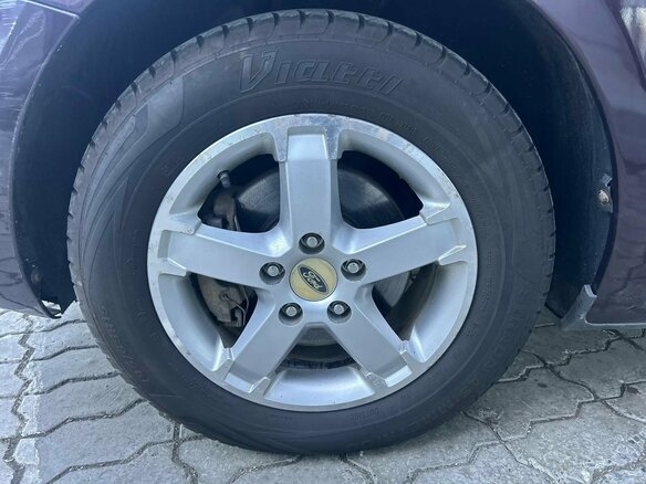 2009 Ford Focus II Рестайлинг, фиолетовый, 470000 рублей - вид 3