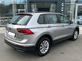 2021 Volkswagen Tiguan II Рестайлинг, серебристый, 2399000 рублей, вид 5