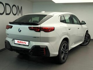 2024 BMW X2 sDrive25i II (U10), белый, 5300000 рублей, вид 3