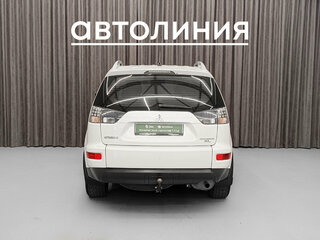 2010 Mitsubishi Outlander II Рестайлинг, белый, 999000 рублей, вид 5