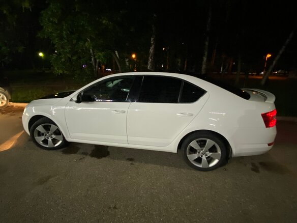 2015 Skoda Octavia III (A7), белый, 1250000 рублей - вид 2