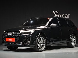 2025 Audi Q7 55 TFSI II (4M) Рестайлинг 2, чёрный, 10739069 рублей, вид 1