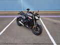 2025 Triumph Street Triple, серый, 1390000 рублей - вид 2