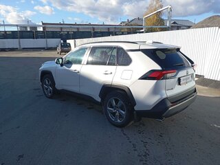2019 Toyota RAV4 V (XA50), белый, 2858000 рублей, вид 4