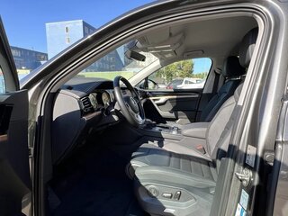 2019 Volkswagen Touareg III, серый, 5400000 рублей, вид 3
