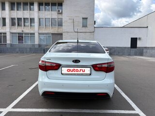 2012 Kia Rio 4-speed III, белый, 870000 рублей, вид 3