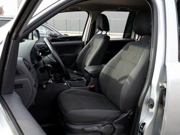 2012 Volkswagen Amarok I, серебристый, 1695000 рублей - вид 10