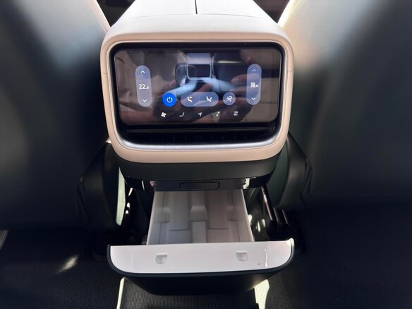 2025 Xiaomi YU7 Long Range, зелёный, 5127029 рублей - вид 15