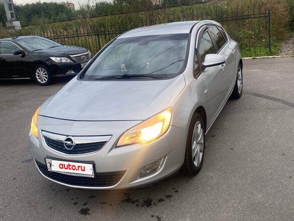 2010 Opel Astra J, серебристый, 390000 рублей