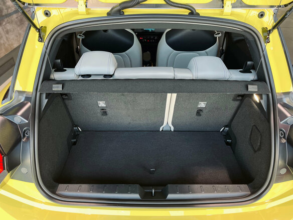 2025 Mini Hatch Cooper Electric SE IV (F65/F66/J01), жёлтый, 5590000 рублей - вид 20